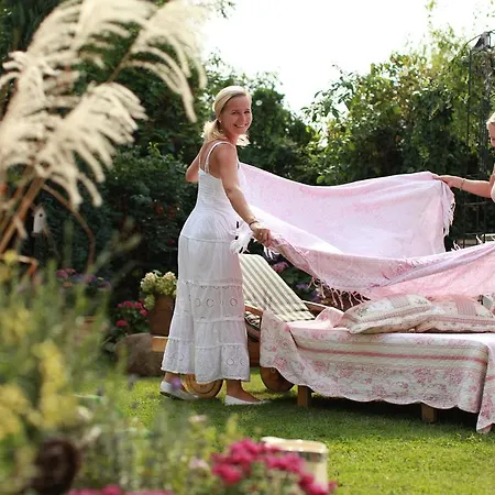 Апарт-отель Weisst Du Noch - Gaestehaeuser &